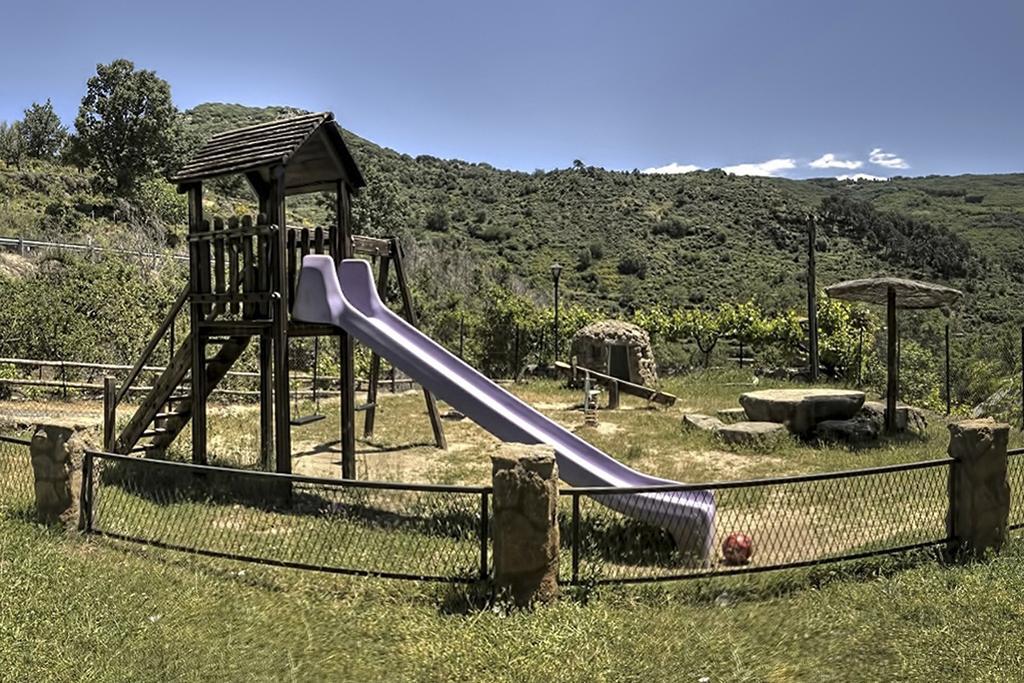 Chozos Rurales El Solitario Banos De Montemayor Extérieur photo